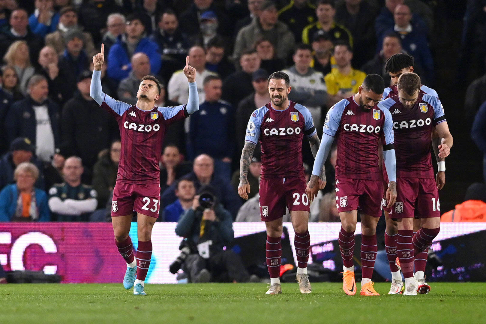 更是对五人 更是对五人